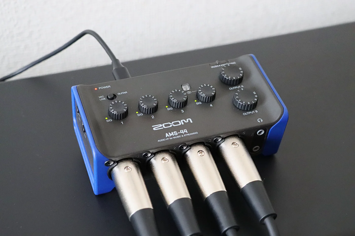 オーディオインターフェイス「AMS-44」